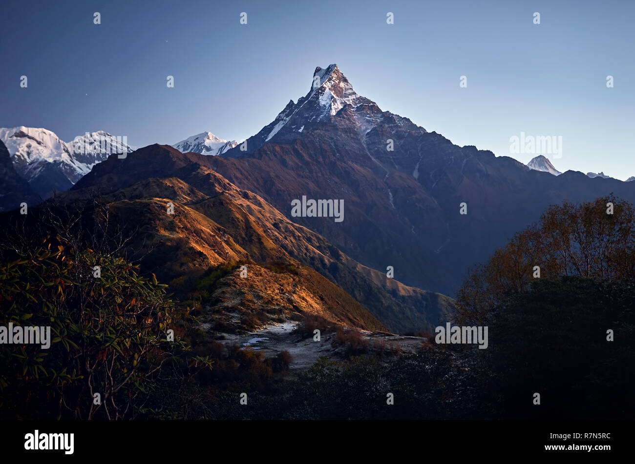 Schöne Landschaft des Himalaya Mountain Fishtail Matschaputschare an Mardi Himal Treck, Nepal Stockfoto