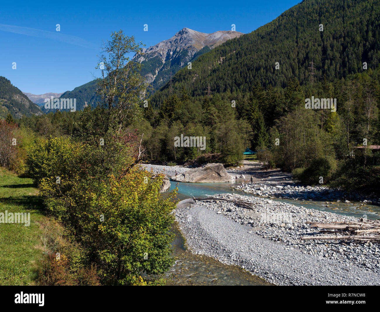 River Inn in der Nähe von Gesendet Sur En, Scuol, Engadin, Graubünden, Schweiz Stockfoto