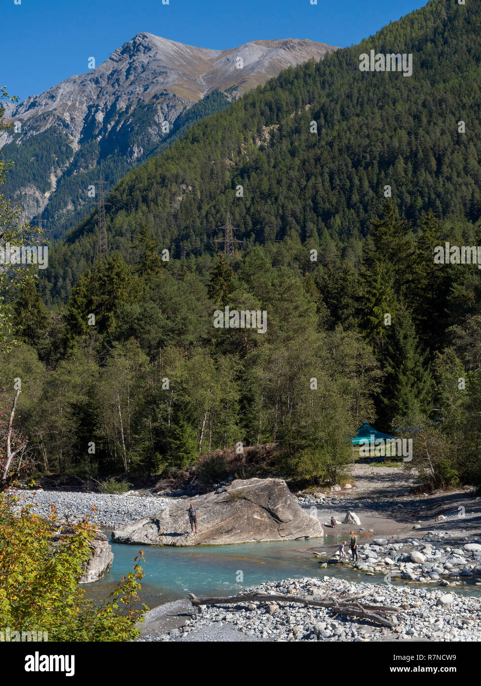 River Inn in der Nähe von Gesendet Sur En, Scuol, Engadin, Graubünden, Schweiz Stockfoto
