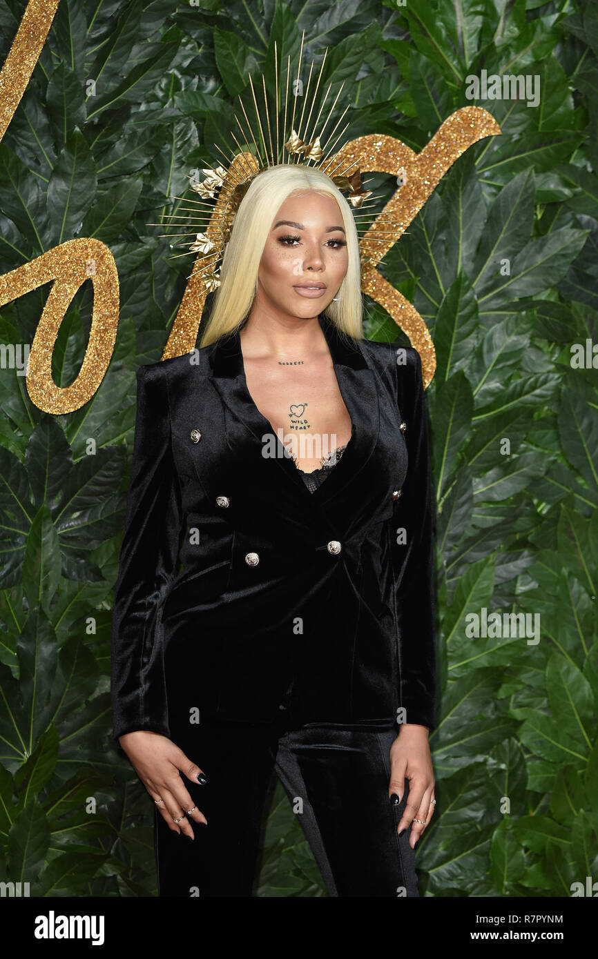 London, Großbritannien. 10. Dez 2018. Munroe Burgdorf an der Fashion Awards 2018 in der Royal Albert Hall, London. Bild: Steve Vas/Featureflash Credit: Paul Smith/Alamy leben Nachrichten Stockfoto