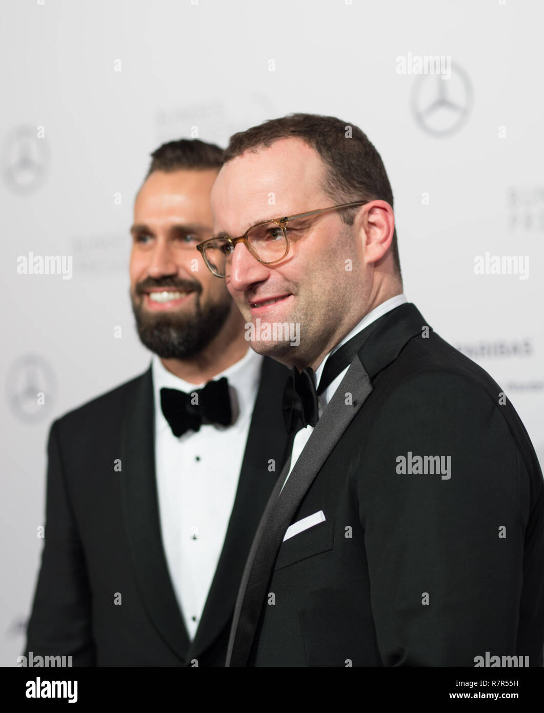 Berlin, Deutschland. 23 Nov, 2018. Bundesgesundheitsministerin Jens Spahn (CDU) mit seinem Partner Daniel FUNKE. 67. Bund drücken Sie die Kugel im Hotel Adlon in Berlin, Deutschland am 23.11.2018. | Verwendung der weltweiten Kredit: dpa/Alamy leben Nachrichten Stockfoto