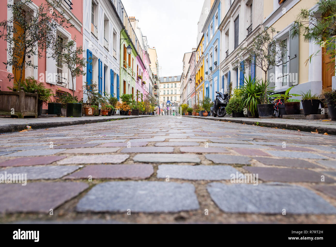 Bunte Straße in Paris, Rue Cremieux Stockfoto