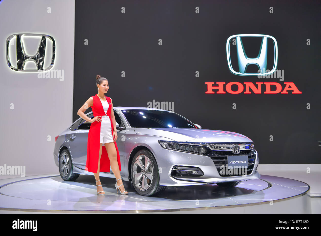 NONTHABURI - 28. NOVEMBER: Honda Accord Hybrid Auto auf Anzeige an der 35th Thailand International Motor Expo am 28. November 2018 in Pusan, Thailan Stockfoto