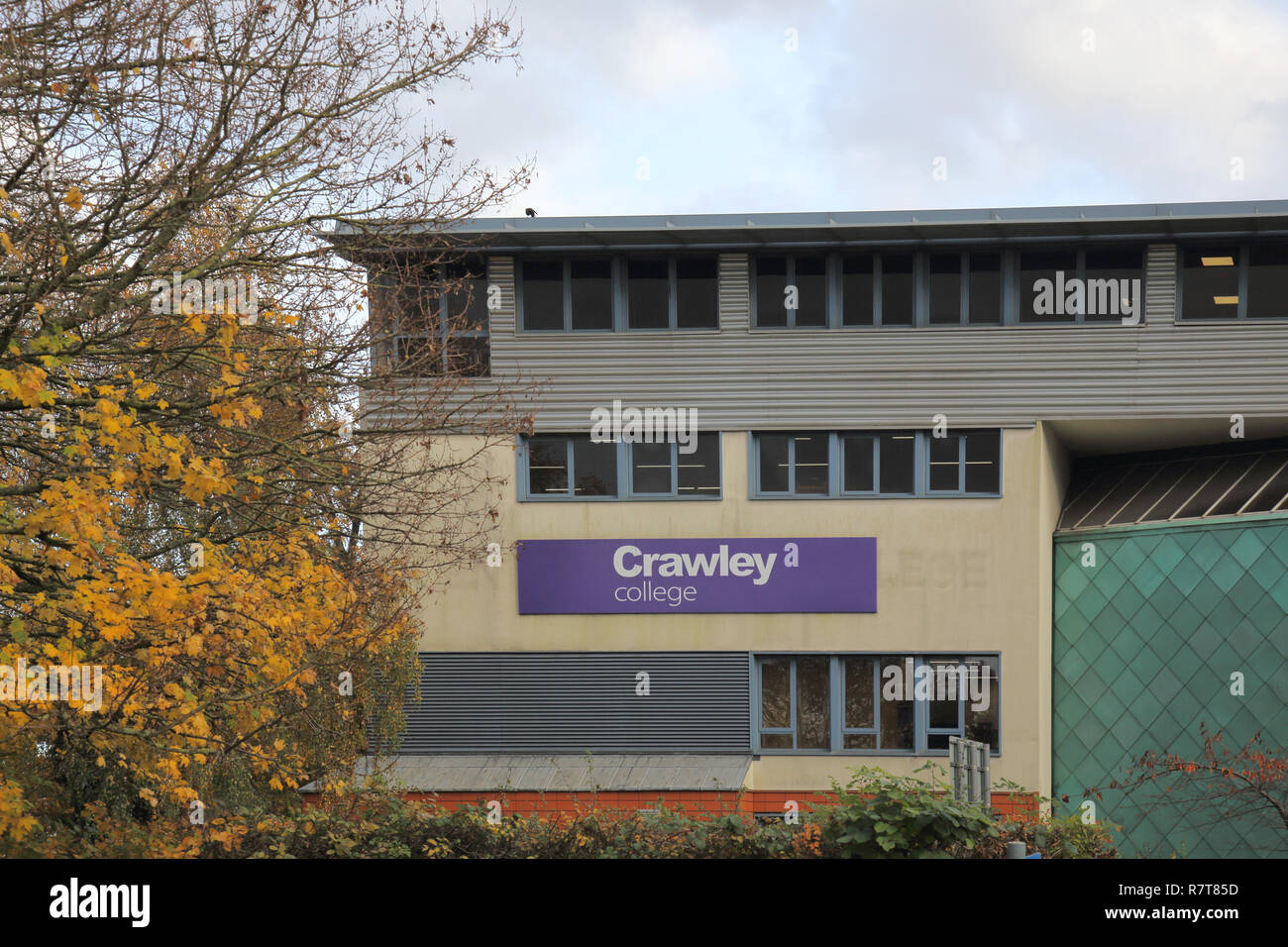 Die Fassade der crawly College West Sussex Stockfoto