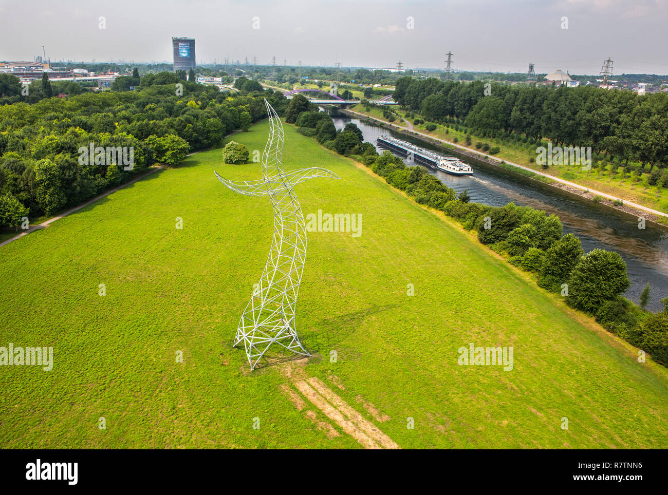 Tanzen Hochspannung Sendemast, Zauberlehrling, Kunst Arbeiten der Berliner Künstlerin Gruppe Inges Idee Stockfoto