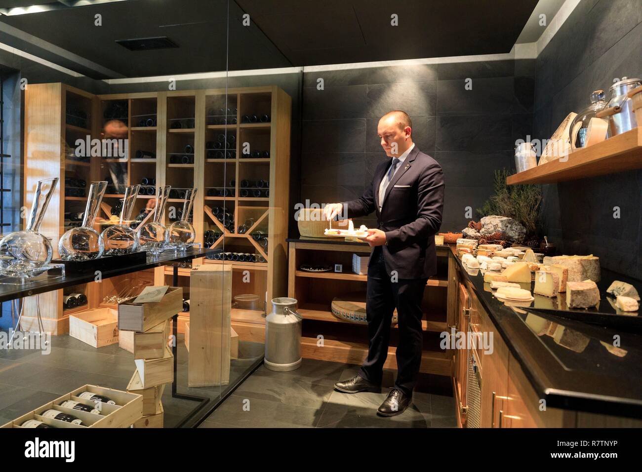 Frankreich, Var, Le Castellet, Le Castellet, Käse Keller Stockfoto