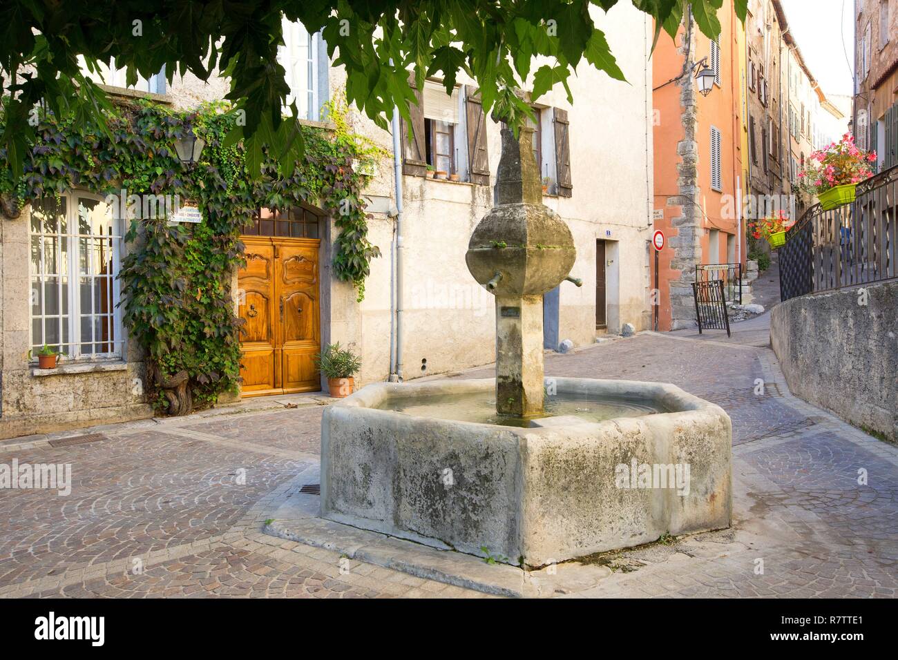 France, Var, Dracenie, Callas, place and fountain of the Low Font (XVII) Stockfoto