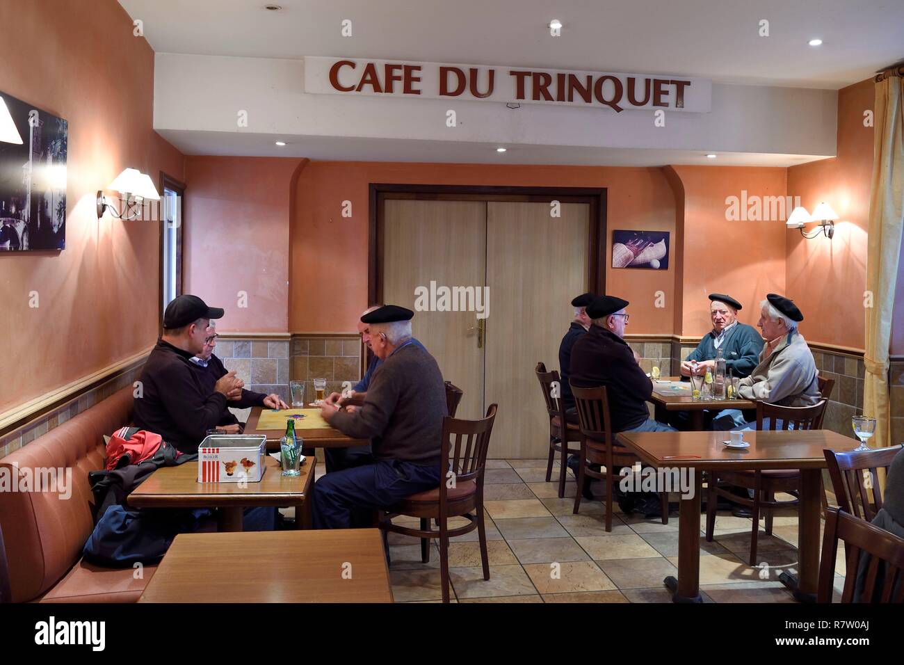 Frankreich, Pyrenees Atlantiques, Baskenland, Saint Jean Pied de Port, trinquet Garat Café Stockfoto