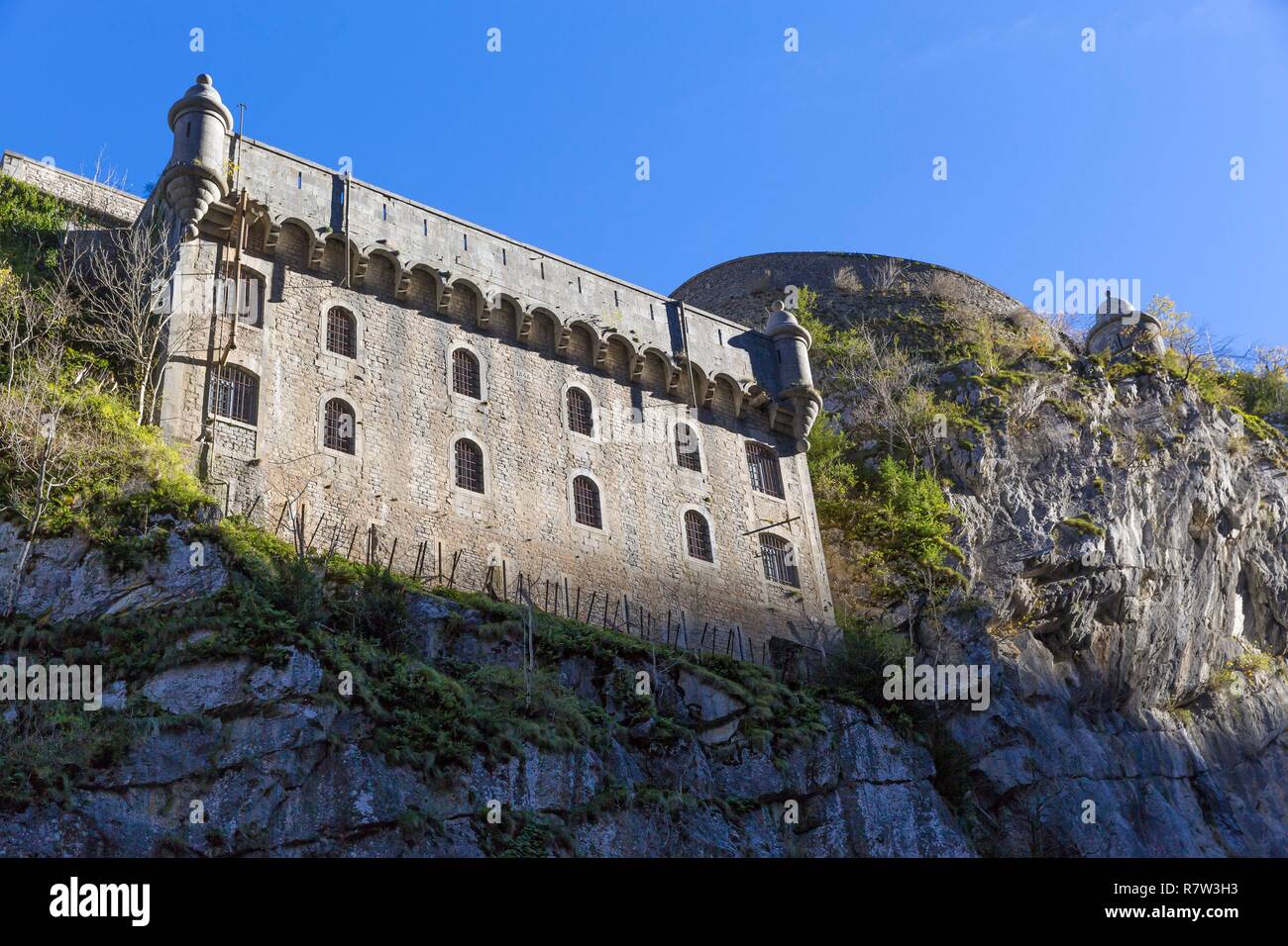 Frankreich, Pyrenees Atlantiques, Urdos, Portalet Castle in der Nähe von Col de Somport Stockfoto