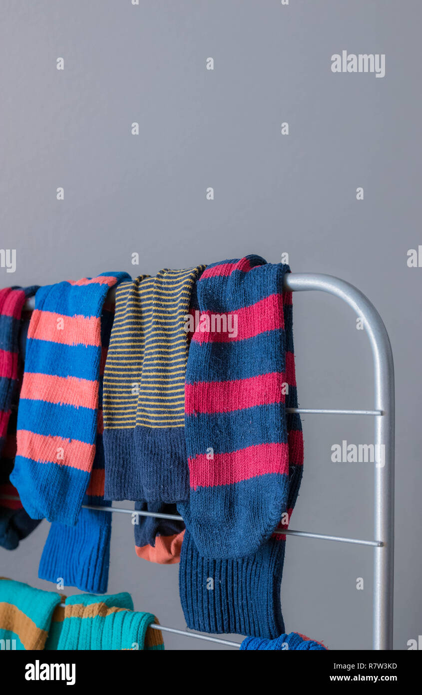 Farbe Socken des Trockners schließen. Stockfoto
