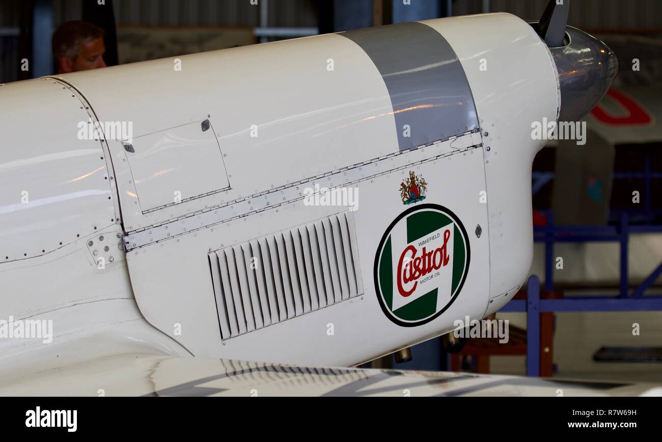 Castrol Motoröl Logo auf der Motorabdeckung eines 1936 Percival Mew Gull Stockfoto