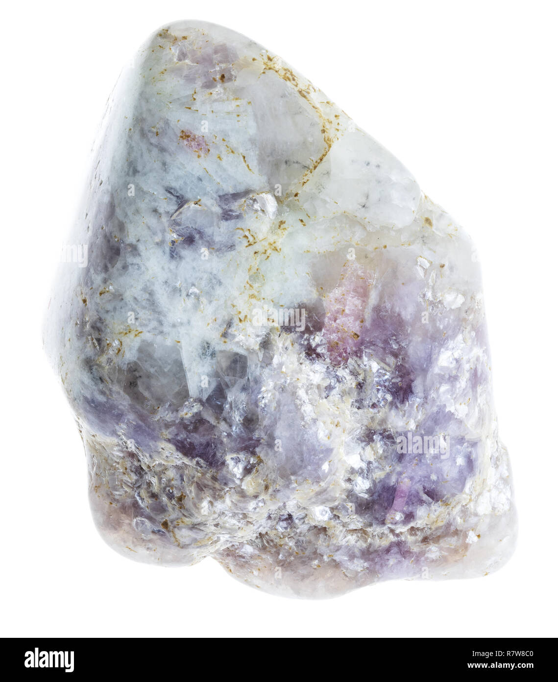 Makrofotografie von natürlichen Mineral aus geologische Sammlung - Pink Turmalin Kristallen und lepidolite Glimmer in Quarz Kiesel auf weißem Hintergrund Stockfoto