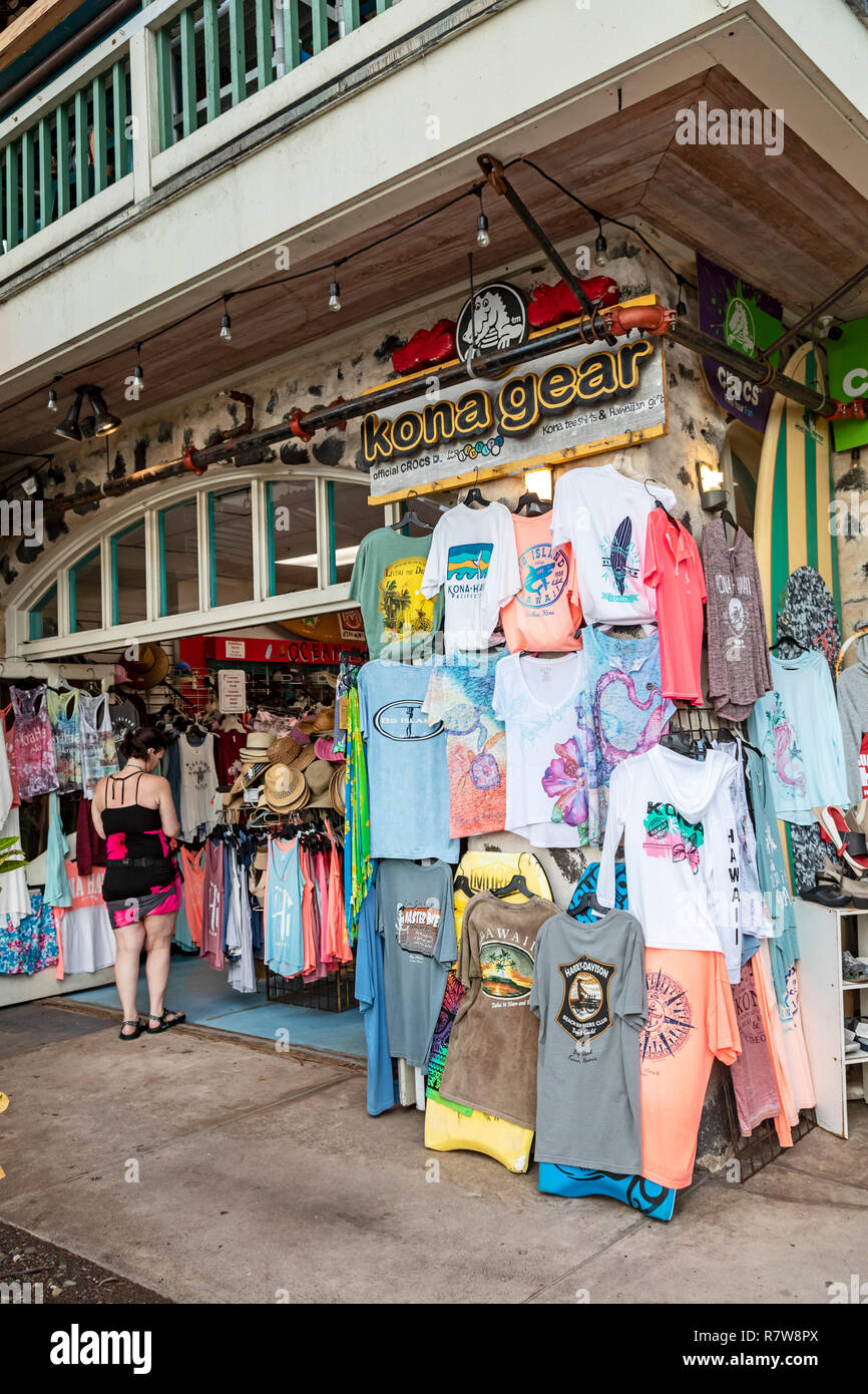 Kailua-Kona, Hawaii - T-Shirts zum Verkauf an Coconut Grove Marketplace. Stockfoto