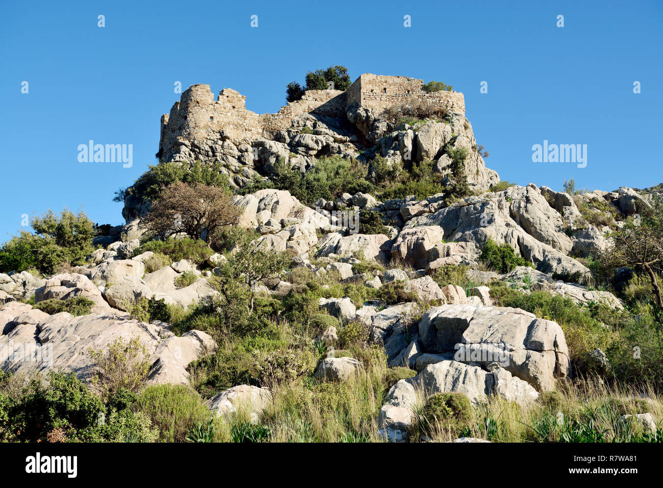 Ruinen von Selimiye Castle in der Nähe von Selimiye Dorf auf der Halbinsel Bozburun in der Provinz Mugla in der Türkei. Stockfoto