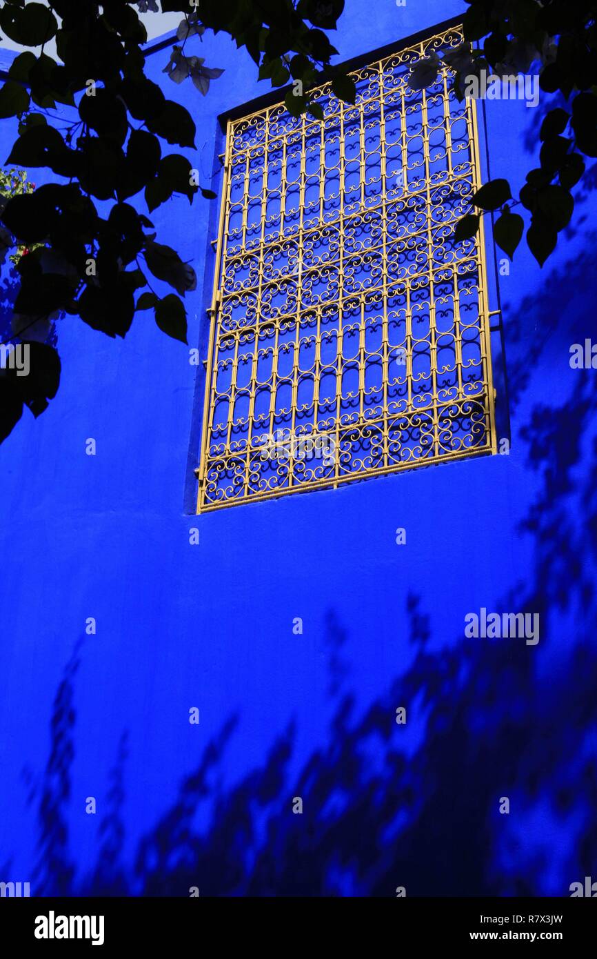 Marokko, Marrakesch Safi Marrakesch, der Majorell Garten ist ein botanischer Garten touristische inspirierten islamischen Garten und ein Museum der Kultur der Berber. Es trägt den Namen des Stifters, der französische Maler Jacques Majorelle (1886-1962), der es im Jahre 1931 erstellt. Fondation Pierre Berge, Yves Saint Laurent Stockfoto