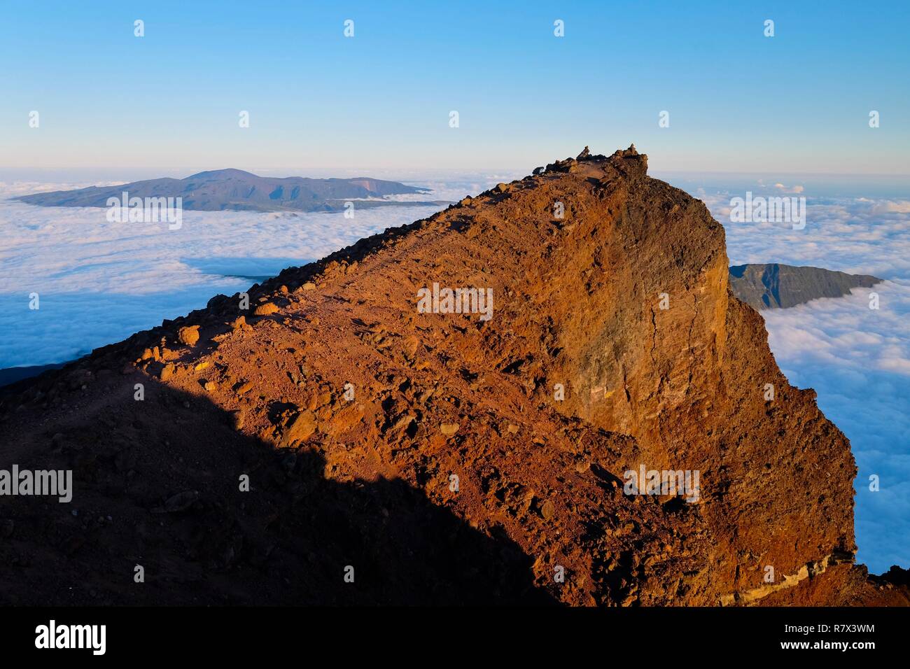 Frankreich, Reunion, Cilaos, Salazie, Sonnenuntergang auf der südlichen Gipfel des Piton des Neiges, als Weltkulturerbe von der UNESCO Stockfoto