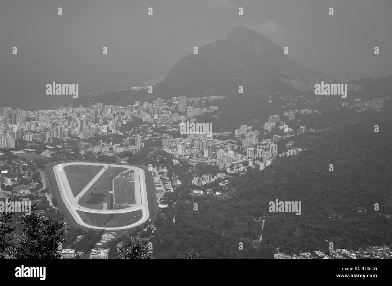 Luftaufnahme von Rio de Janeiro mit Hipodromo da gavea (Jockey Club) Pferderennbahn, Brasilien Stockfoto