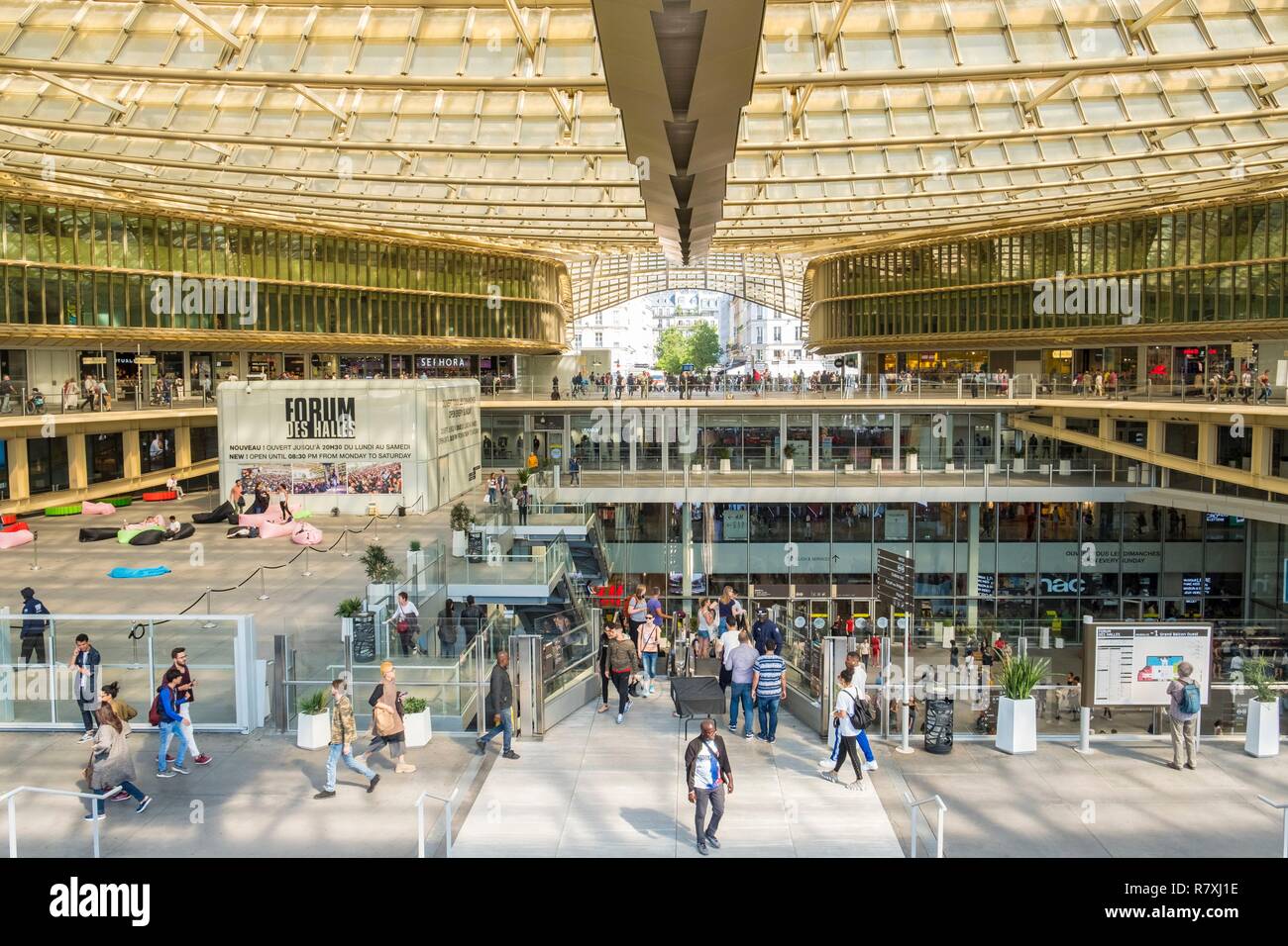 Frankreich, Paris, Châtelet-les-Halles, der Eingang des Einkaufszentrum Forum des Halles und dem Vordach Stockfoto