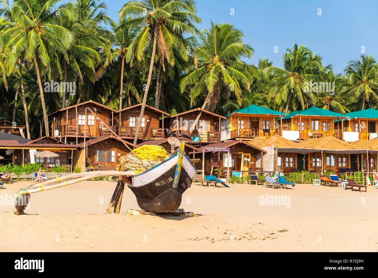 Indien, Goa, Agonda Beach Bungalows am Strand entlang Stockfoto