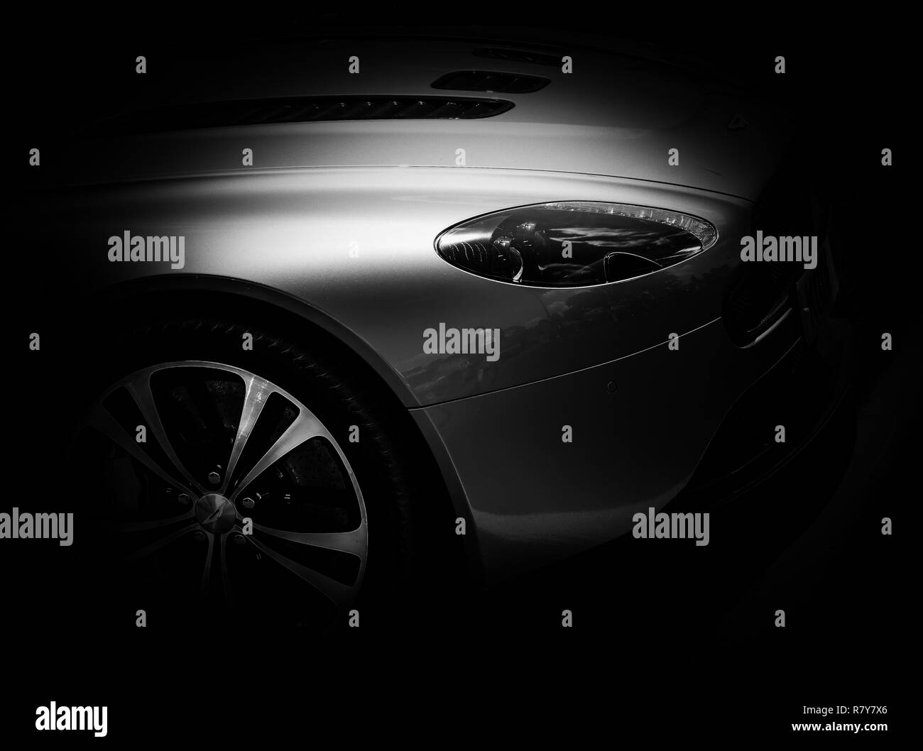 Die Front eines modernen Aston Martin Vantage V12 super Auto. Stockfoto