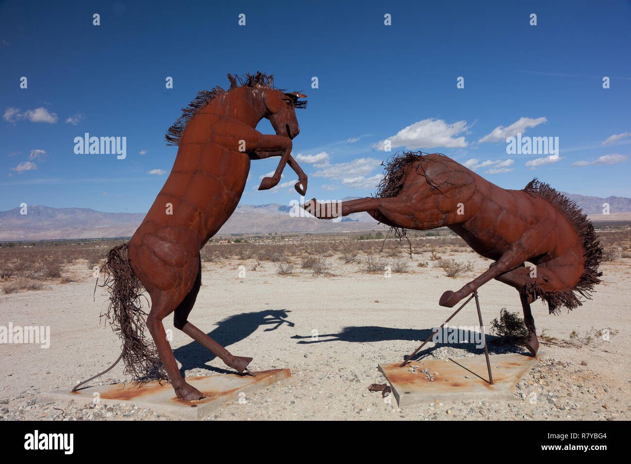 Metall Pferd Skulpturen von Ricardo Breceda in Galleta Meadows in den Borrego Springs, CA Stockfoto