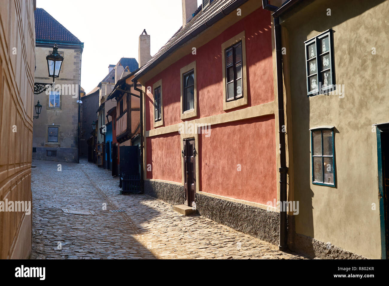 Prager Burg - das Goldene Gässchen (Zlatá Ulička) Franz Kafka hier lebte und arbeitete von 1916 bis 1917. Die "Goldene Gasse ist Teil der Prager Burg geführt. Stockfoto