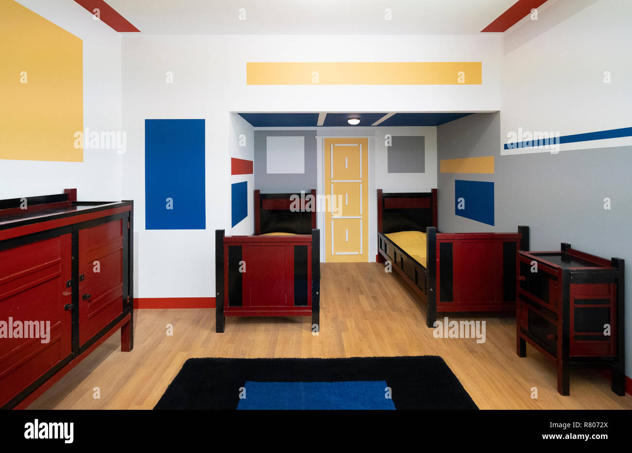 VILMOS HUSZçR und PIETER JAN CHRISTOFFEL BoysÕ Schlafzimmer für Villa Arendshoeve, der Heimat der Bruynzeel Familie im Gemeentemuseum in Den Haag, D Stockfoto