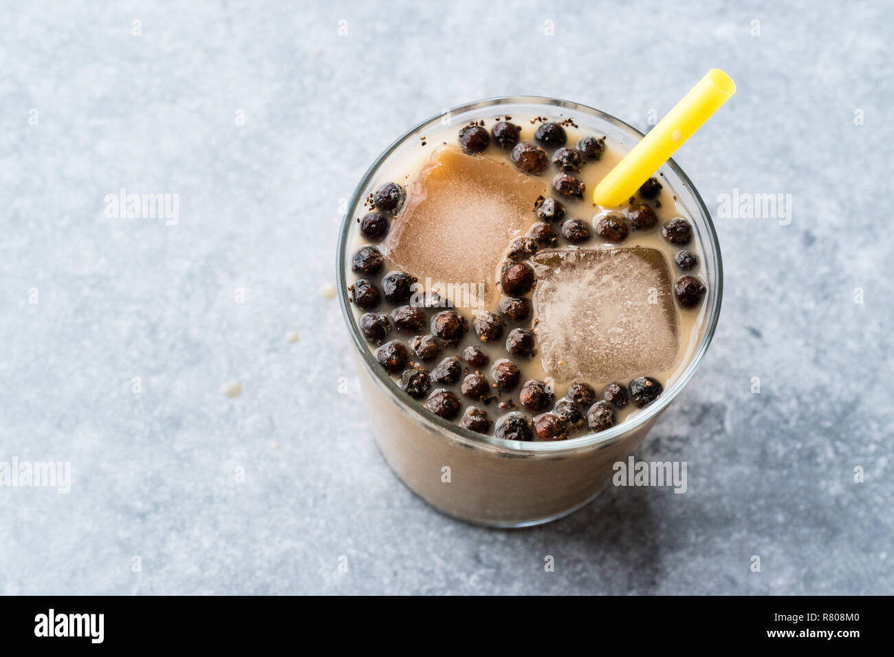 Hausgemachte Milch Bubble Tea mit Tapioka Perlen. Traditionelle organische Trinken. Stockfoto