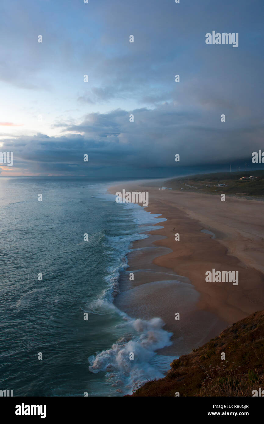 Abend im North Beach, Portugal. Stockfoto