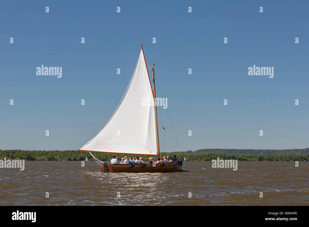 Historisches Segelboot (Auswanderer) am Steinhuder Meer. Niedersachsen, Deutschland Stockfoto