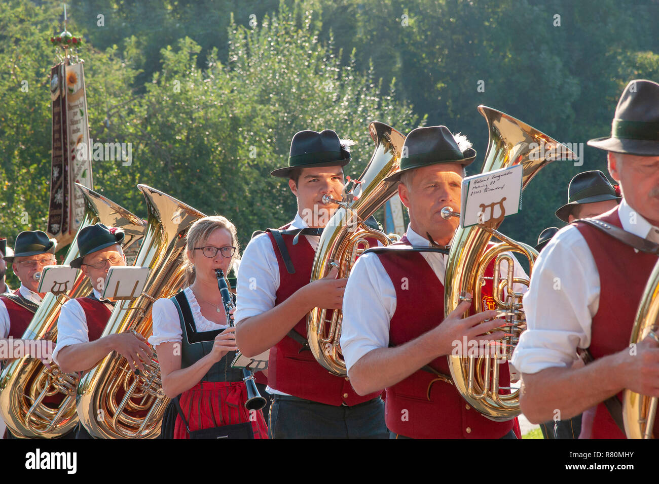 Traditionelle bayerische Brass Band marschieren. Berchtesgadener Land, altsalzburger, Oberbayern, Deutschland Stockfoto