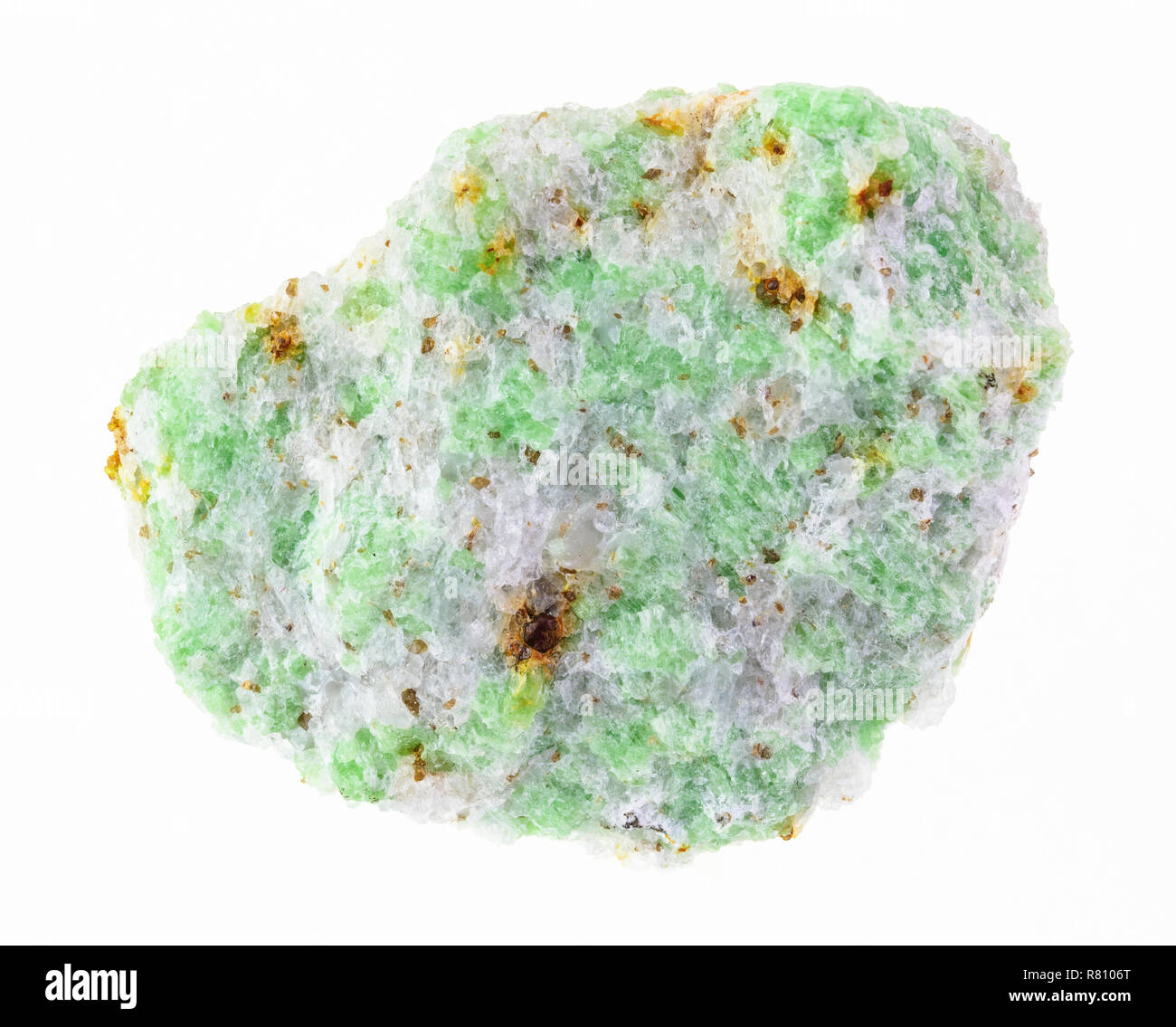 Makrofotografie von natürlichen Mineral aus geologische Sammlung - raw Edenite Stein auf weißem Hintergrund Stockfoto
