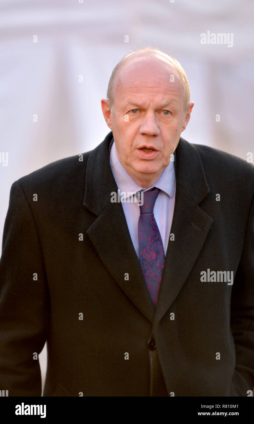 Damian Green MP (konservativ: Ashford) auf College Green, Westminster, Dezember 2018 Stockfoto