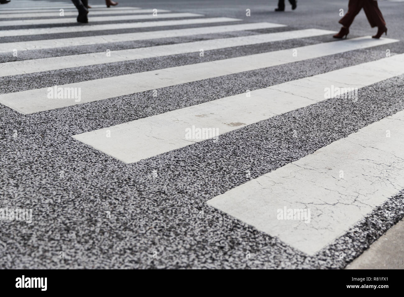 In der Nähe von zebrastreifen Fahrbahn Kennzeichnung Stockfoto