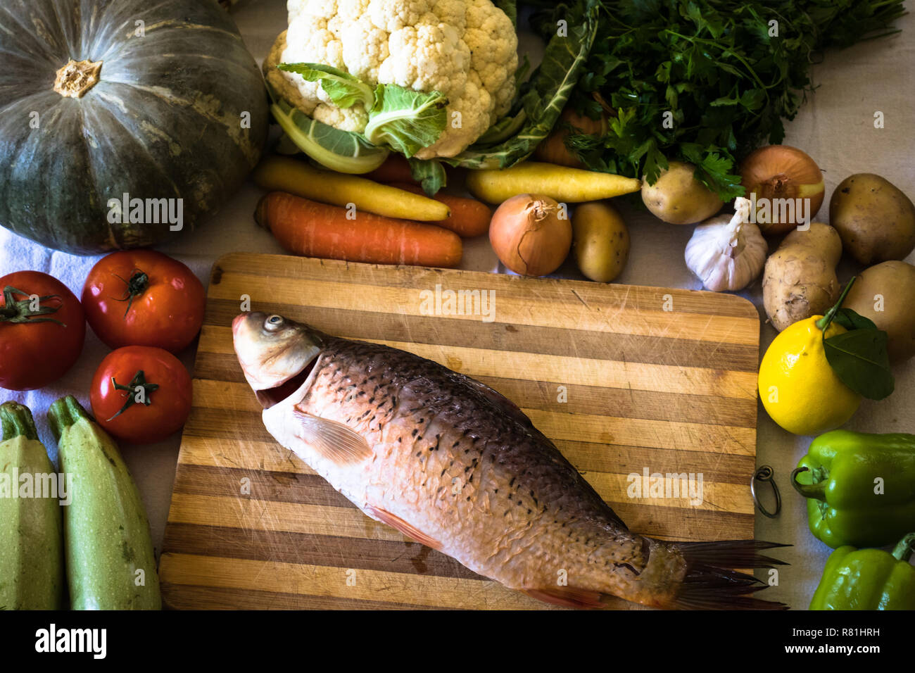 Frischen Fisch und Gemüse Stockfoto