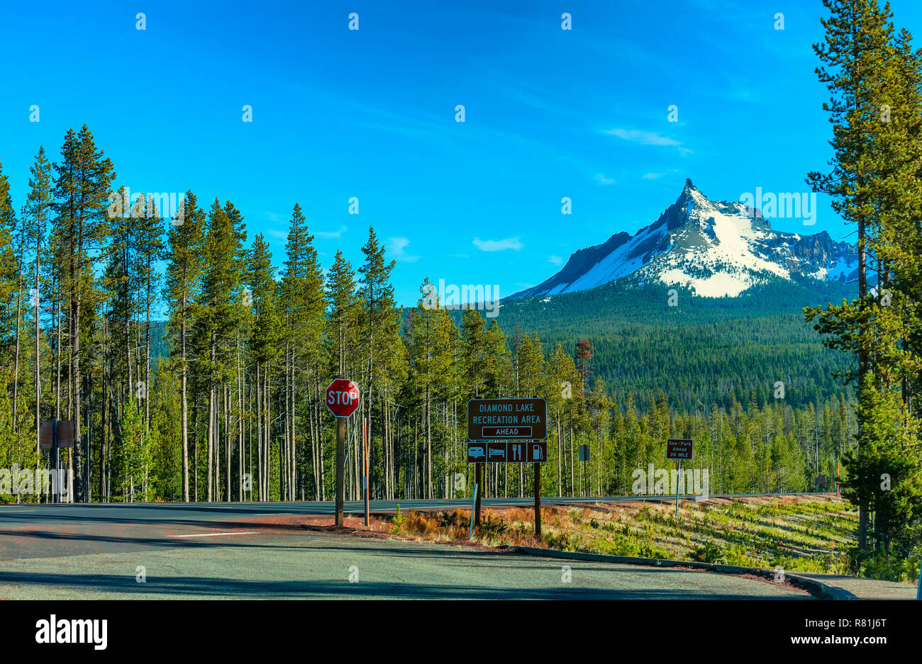 Mt. Thielsen peak aus Oregon Highway 138 gesehen Stockfoto