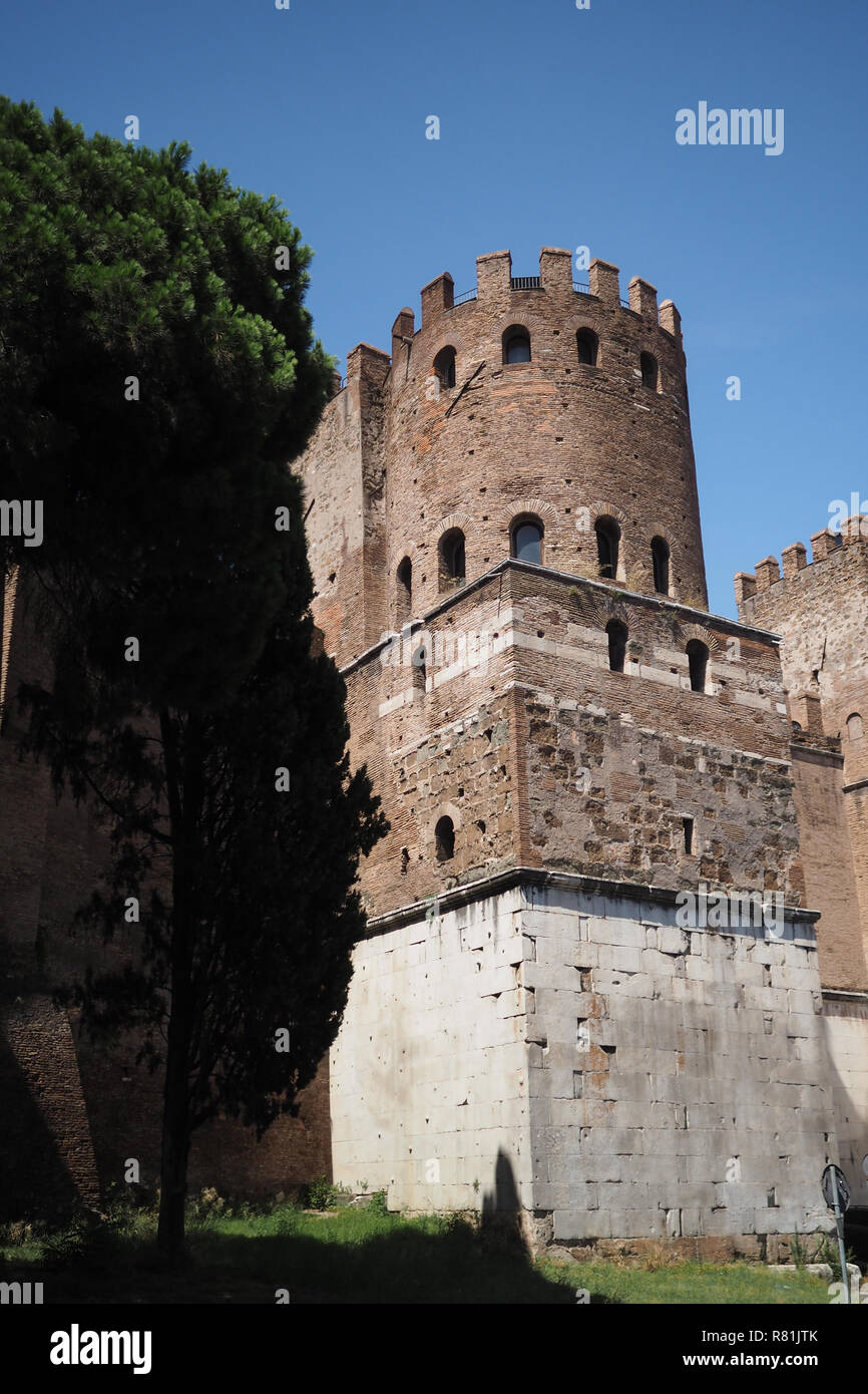 Turm der Museo delle Mura, Via Appia, Rom, Italien Stockfoto