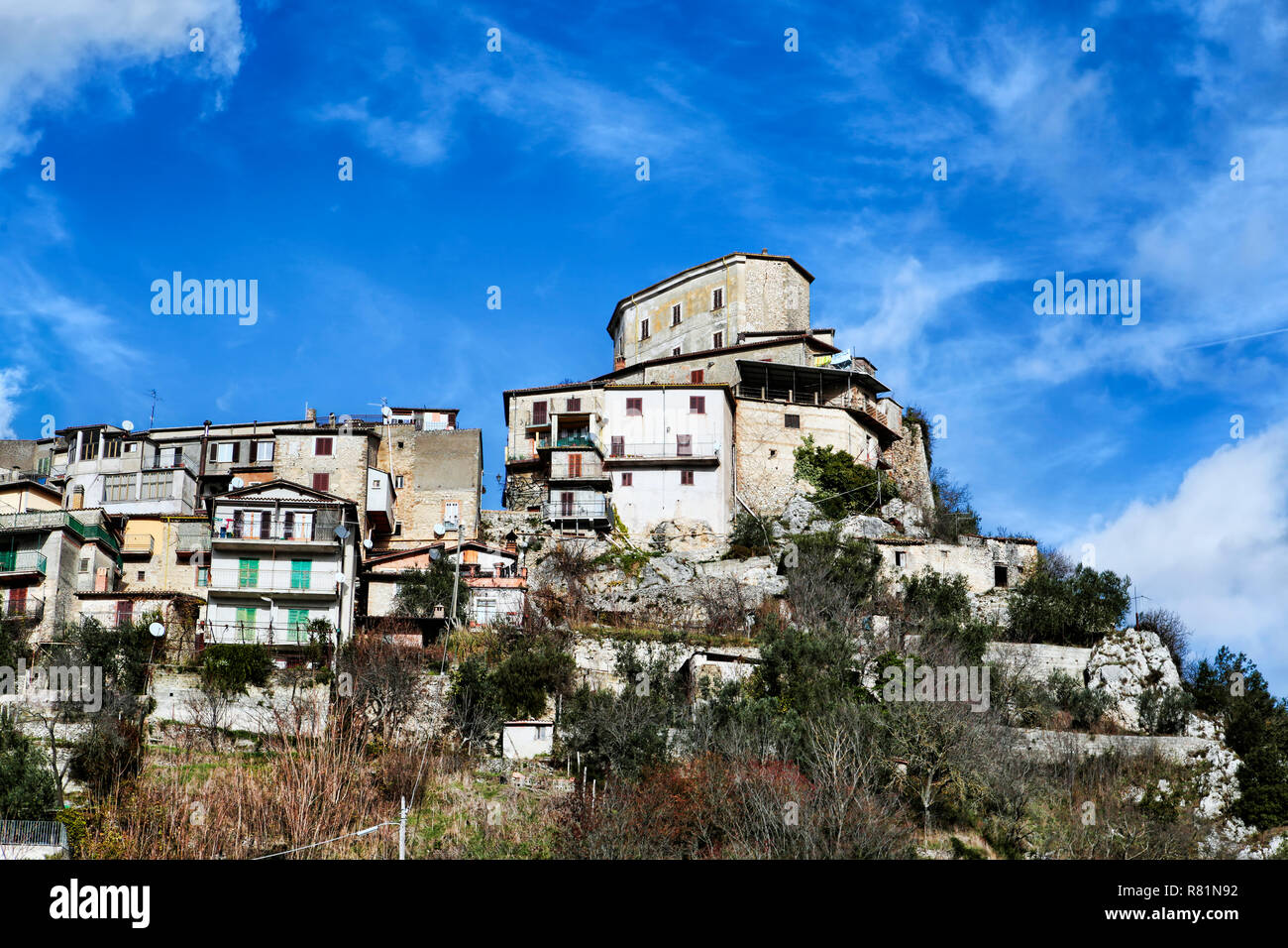 Landschaft des alten Dorfes von Castel di Tora eine schöne italienische Dörfer in der Region Latium - Italien Stockfoto