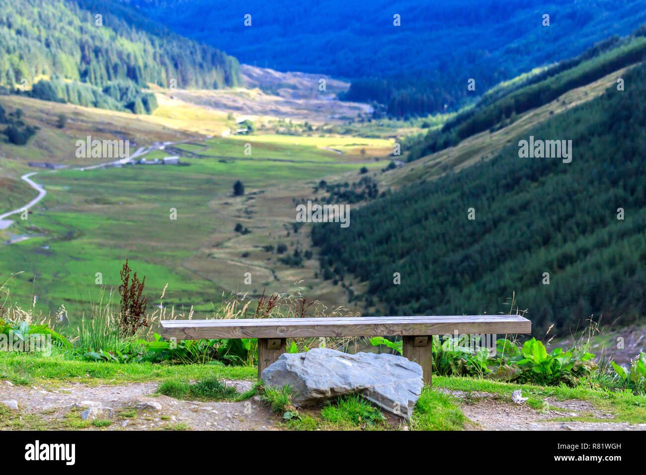 Holzbank, Glen Croe Schottland Stockfoto