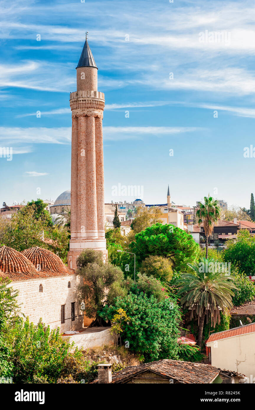 Yivli Minare Moschee und die alte Stadt, Antalya, im Südwesten der Türkei, Türkei Stockfoto