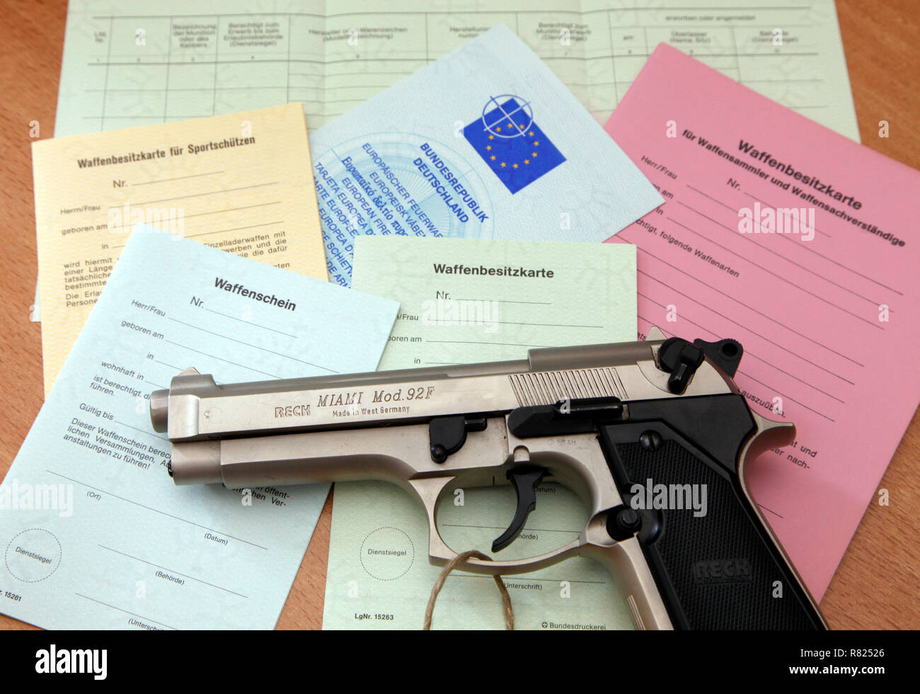 Alarm pistole verschiedene typen Fotos und Bildmaterial in hoher