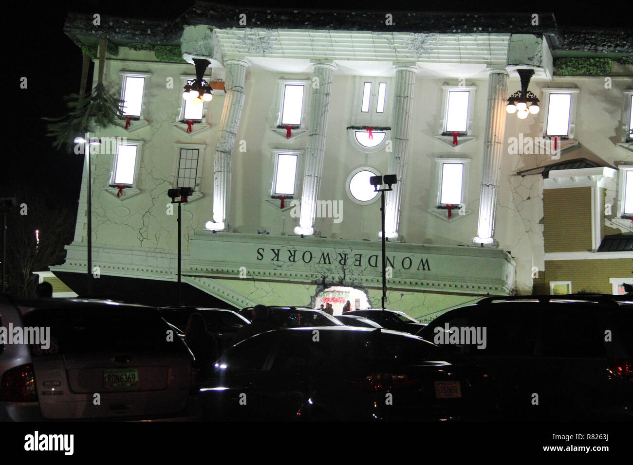 Das WonderWorks Upside Down Gebäude in Pigeon Forge, TN, USA Stockfoto