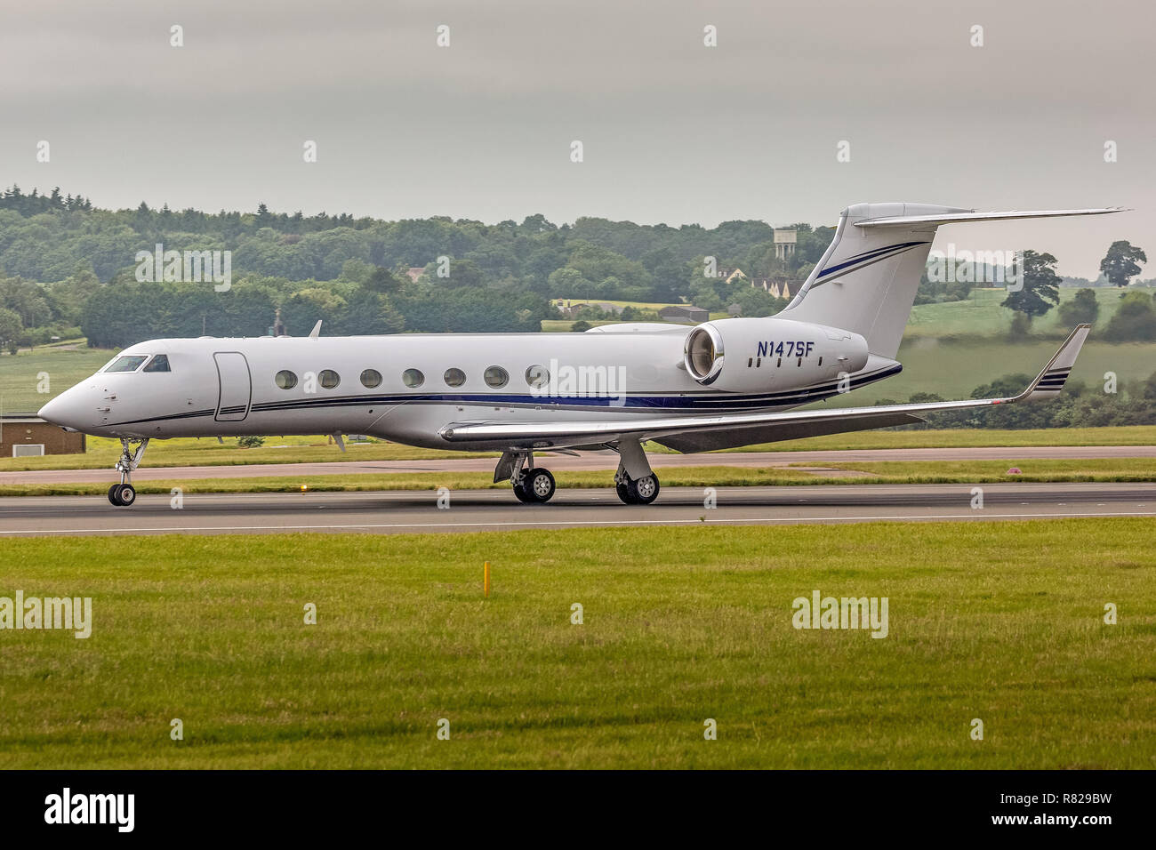 Gulfstream g550 auf der piste -Fotos und -Bildmaterial in hoher ...