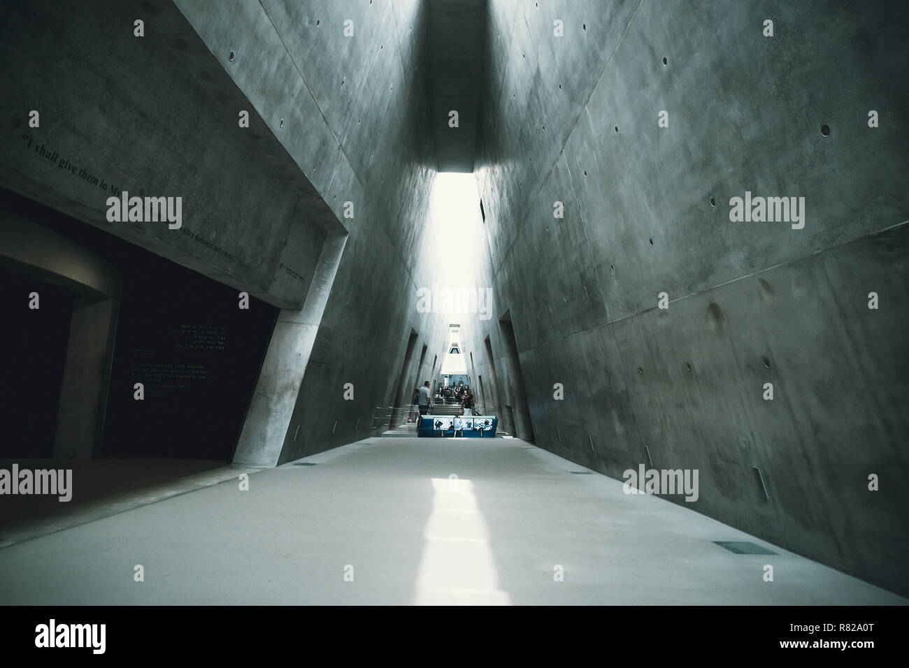 Yad Vashem - Israelischen Nationalen Gedenkstätte für Holocaust und Heldentum, um die Erinnerung an den Genozid des jüdischen Volkes gewidmet. JERUSALEM, Israel. 24. Oktober 2018 Stockfoto