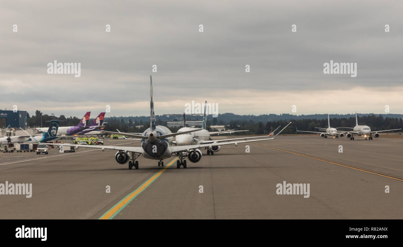 Verkehrs auf der Piste, Internationalen Flughafen Seatac, Seattle, Washington Stockfoto