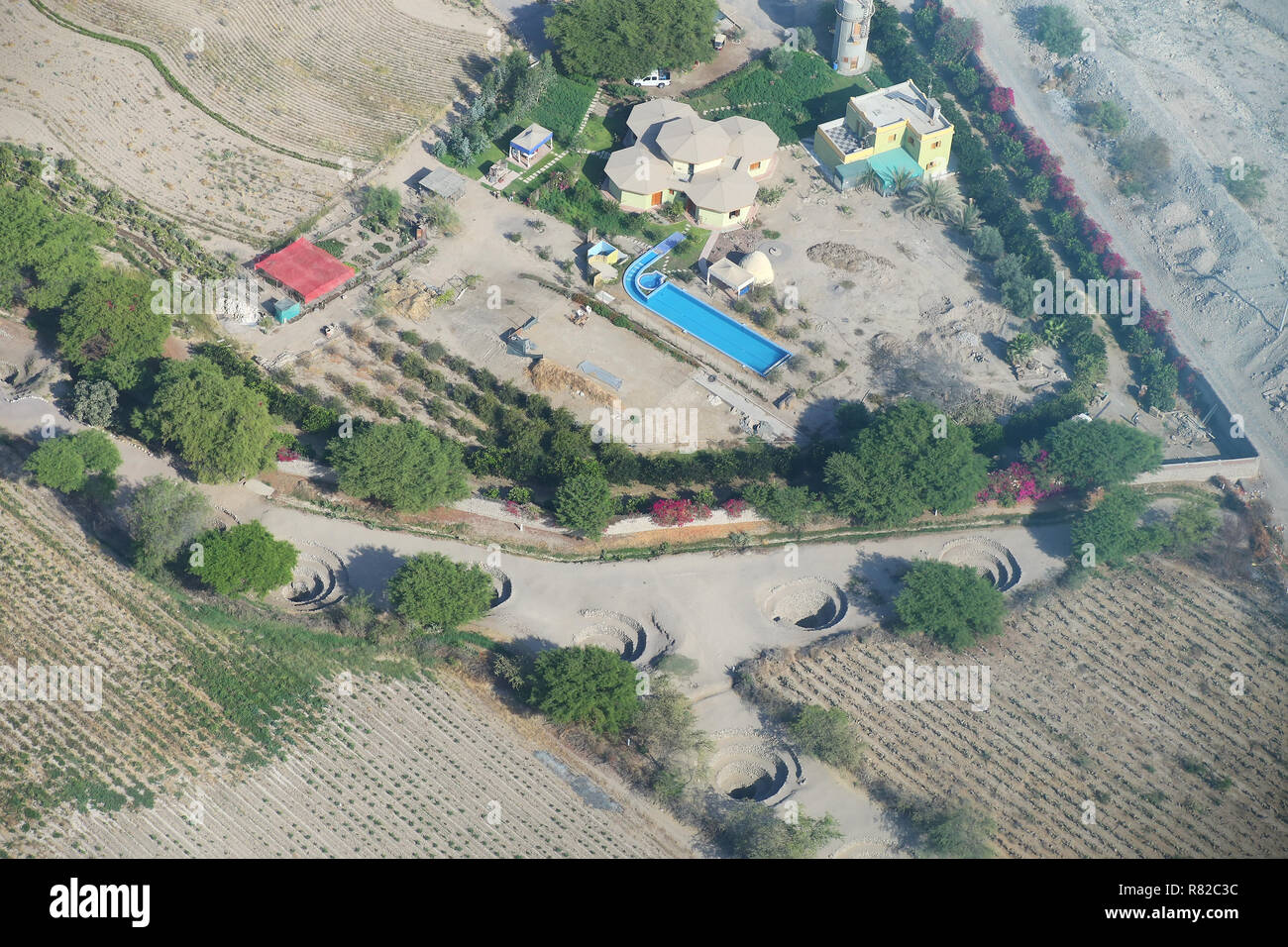Luftaufnahme des Cantalloc Aquädukte in Nazca, Peru. Stockfoto