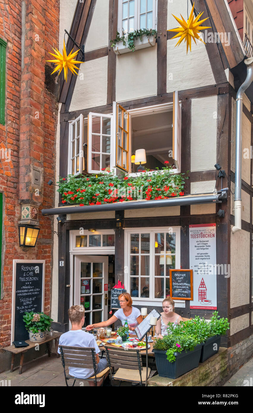 Cafe auf Wüstestätte in der Altstadt, Schnoor Viertel (Schnoorviertal), Bremen, Deutschland Stockfoto