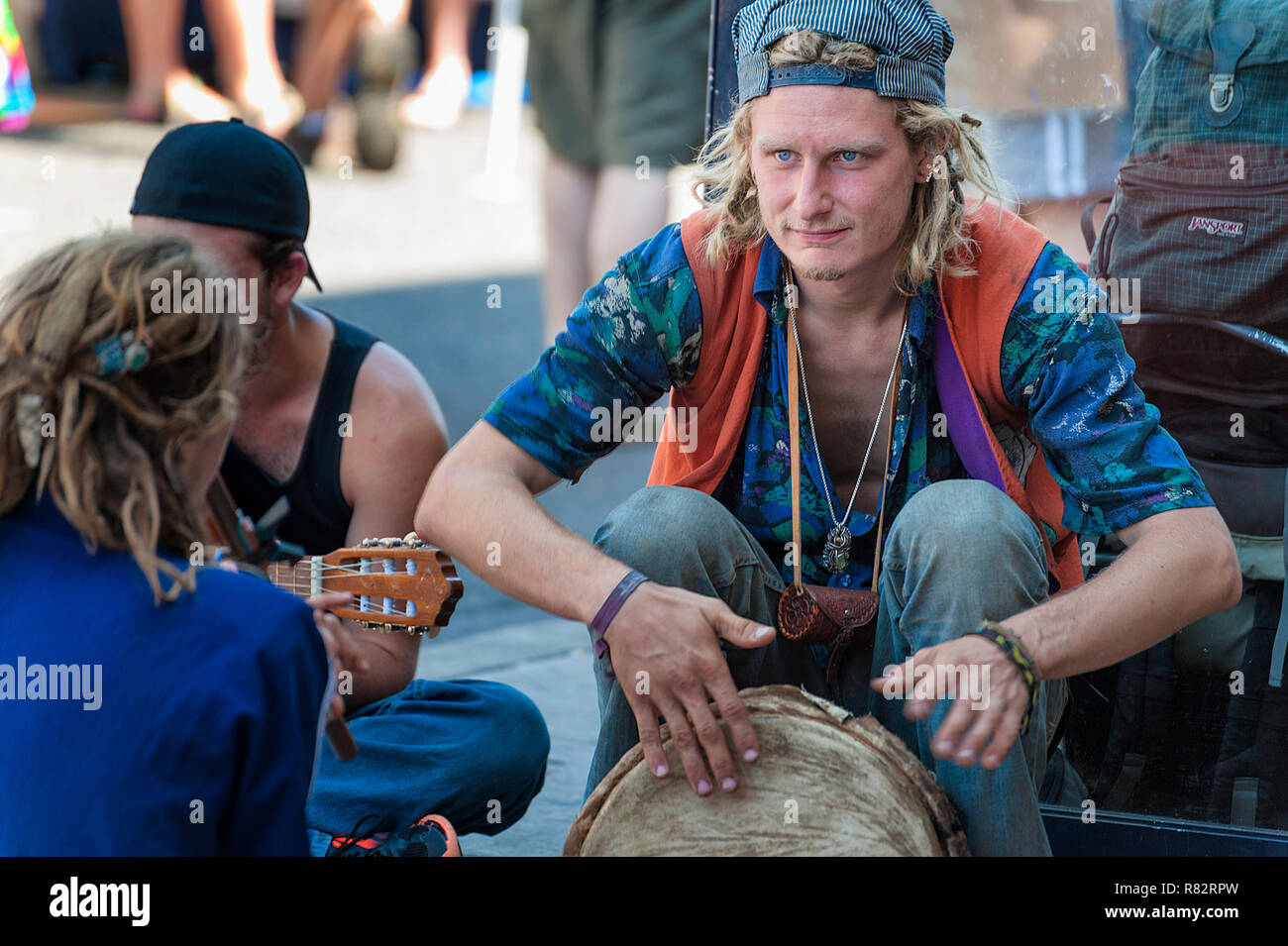 Drums sind diese's Street Musiker Instrument finden Sie in der jährlichen Hawthron Street Fair in Portland, Oregon Stockfoto