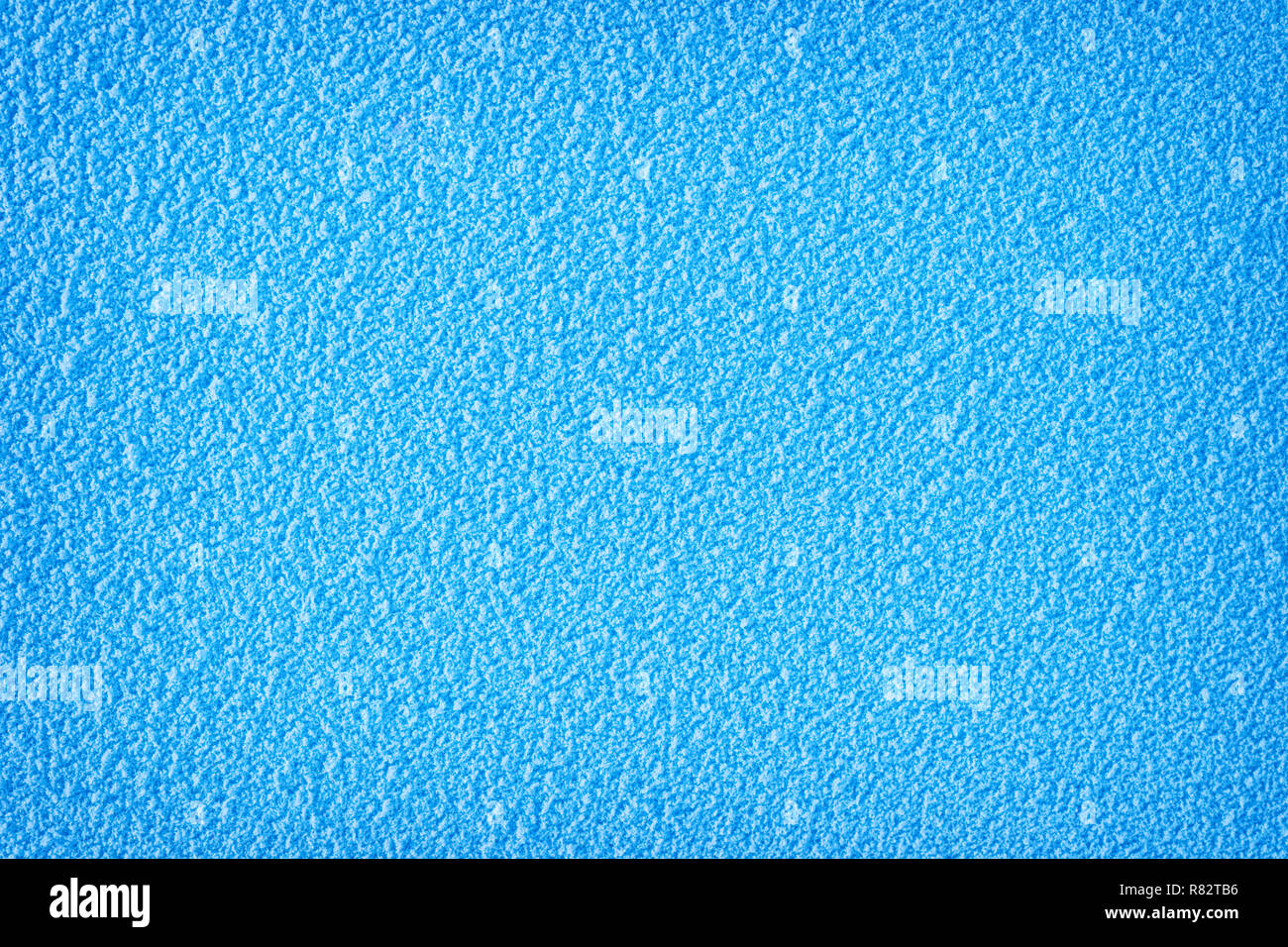 Blauer Schnee hautnah. Textur und Hintergrund Stockfoto
