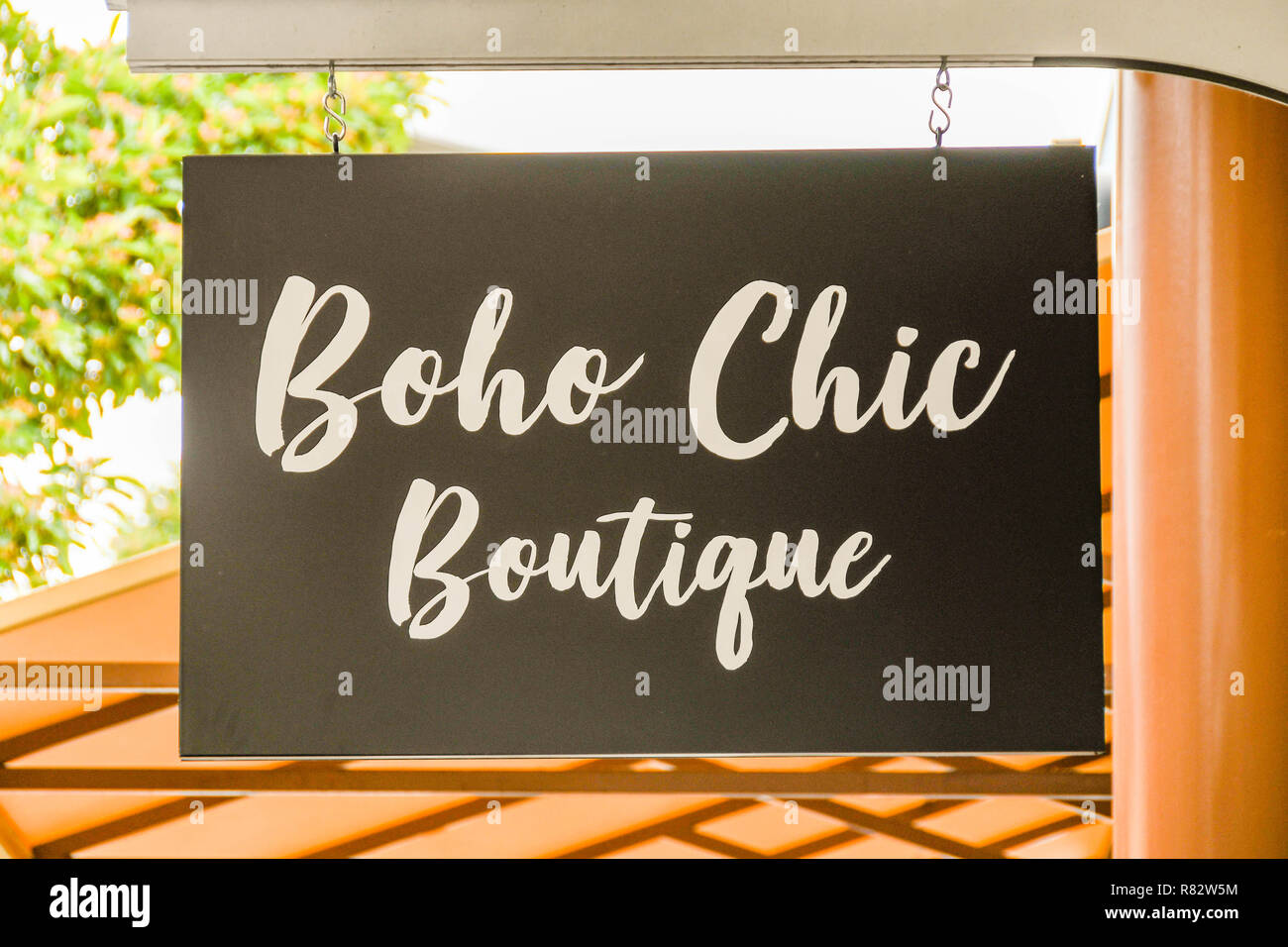 SEATTLE, WA, USA - JUNI 2018: Nahaufnahme eines Zeichens außerhalb der Boho Chic Boutique factory store in die Premium Outlets Einkaufszentrum im Tulalip Nea Stockfoto